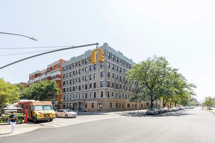 Harlen Apartments Picture 5