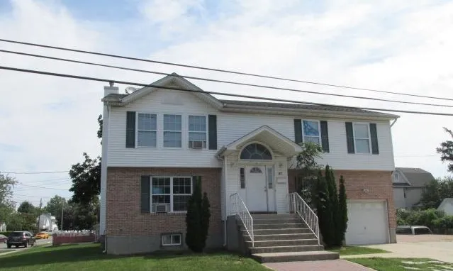 New York REALTORS Corp Picture 3