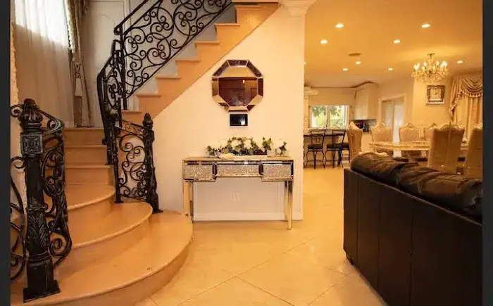 Hewlett Mansion Luxury Picture 5