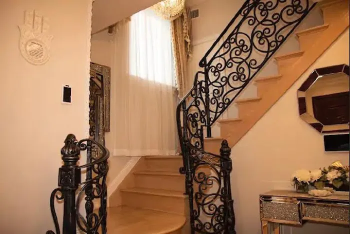 Hewlett Mansion Luxury Picture 9