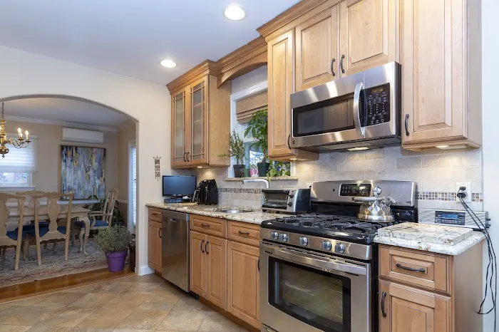 Eddie Tolmasov – Real Estate Broker | Gateway Homes Realty Picture 3