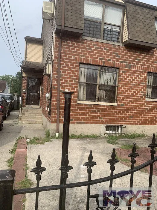 MOVE NYC REAL ESTATE, LLC Picture 2