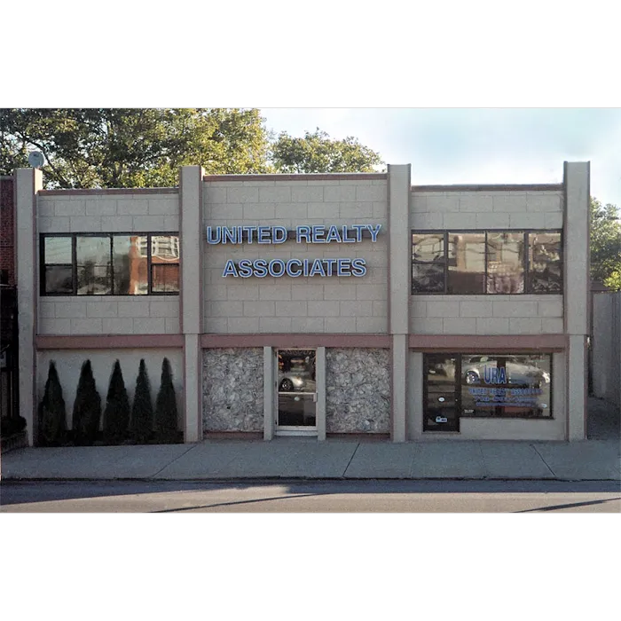 United Realty Picture 4