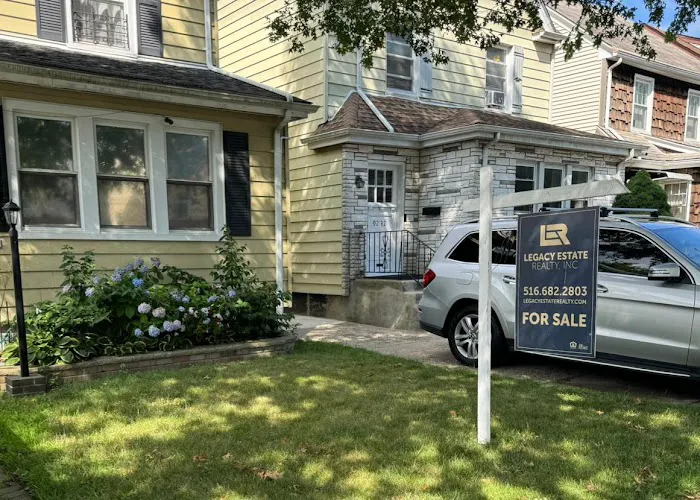 Legacy Estate Realty Picture 1