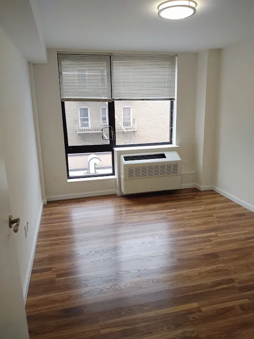2763 Morris Luxury Apartments Picture 2