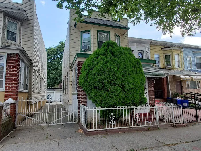 Evantz Saint-Gerard: Licensed Real Estate Salesperson Picture 9