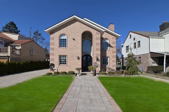 Safraz Baksh - Real Estate Broker, Queens NY Picture 2