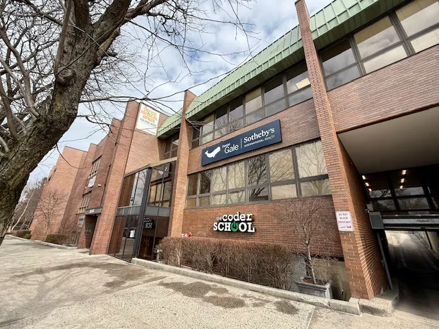 Daniel Gale Sotheby’s International Realty - Queens Office Picture 4