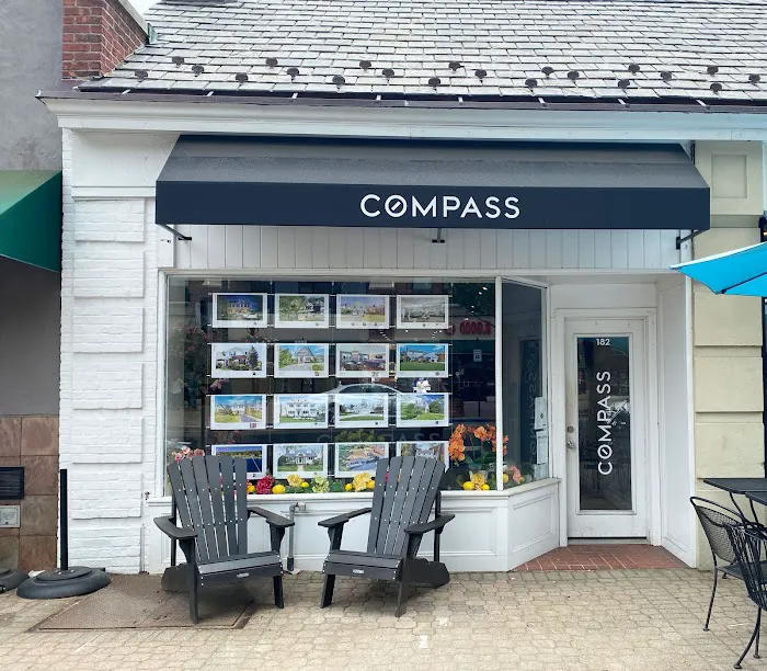 Compass | Garden City Picture 3