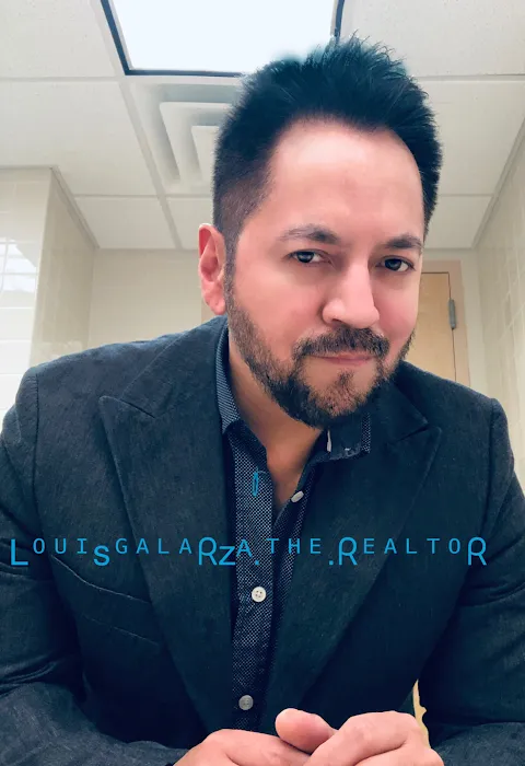 Louis Galarza Realtor at Douglas Elliman Bayside, NY Picture 3