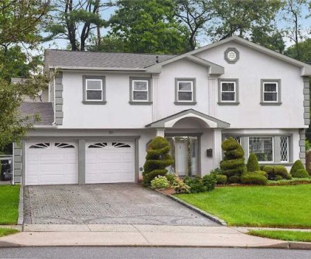 Samina Ali: Real Estate Broker & Property Consultant