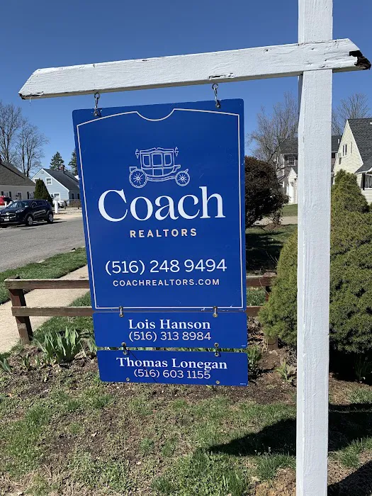 Lois Hanson Howard Hanna Coach Realtors Picture 2
