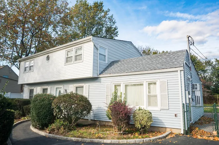 UnoFee Real Estate Picture 3