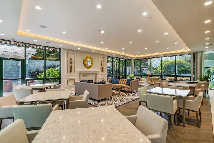 Daniel Gale Sotheby’s International Realty - Garden City Wyndham Picture 6