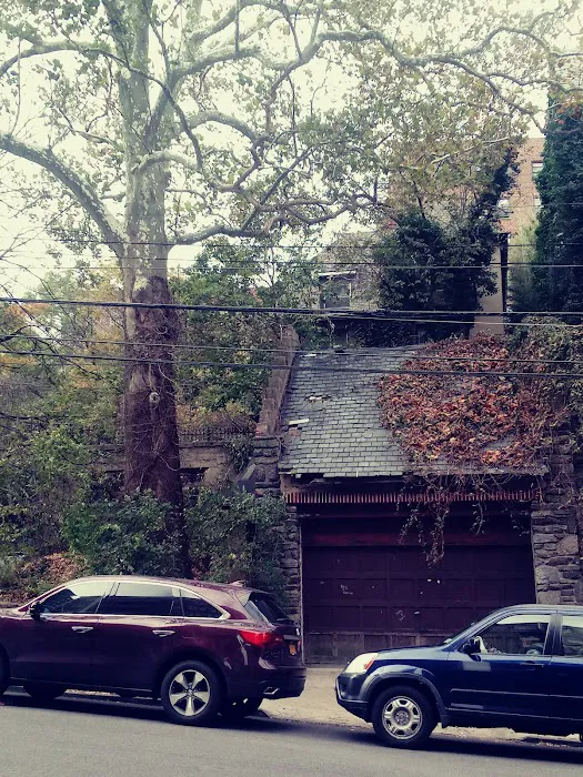 3816 Waldo Ave Picture 2