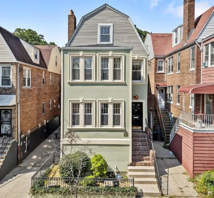 Charles Brophy, Douglas Elliman Real Estate Picture 4