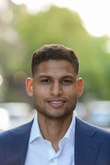 Rafael Silva in NYC | New York City Real Estate Agent Picture 1
