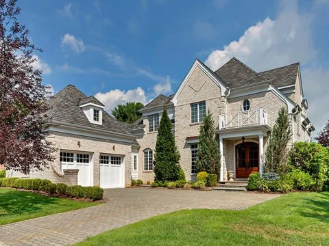 ONE OF A KIND BROKERS. / OOAKB&F, Inc. Picture 1