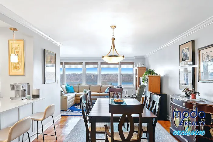 Moda Realty Picture 2