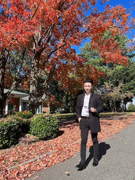 Riches Wu, Realtor Picture 3