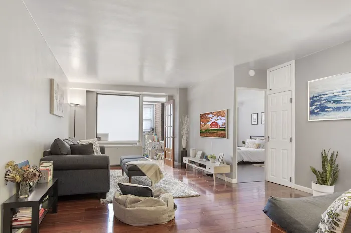 Ernest Chi Real Estate Picture 4