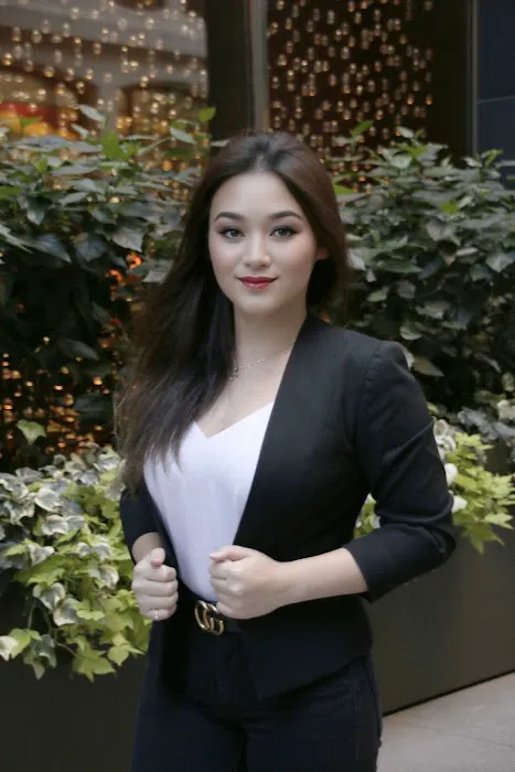Meiling Tang - B Square Realty Picture 2