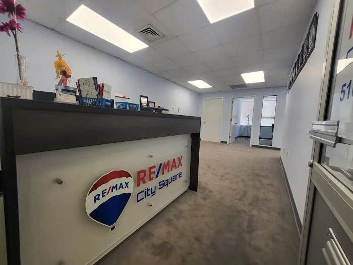 RE/MAX City Square - East Meadow Picture 1