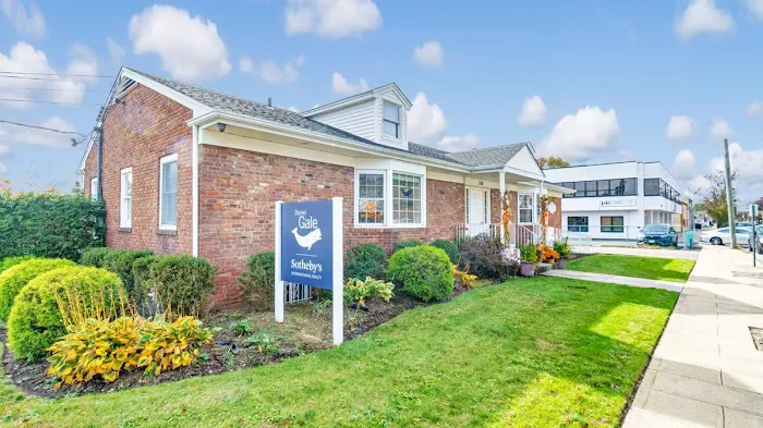 Daniel Gale Sotheby’s International Realty - Carle Place, NY Picture 1