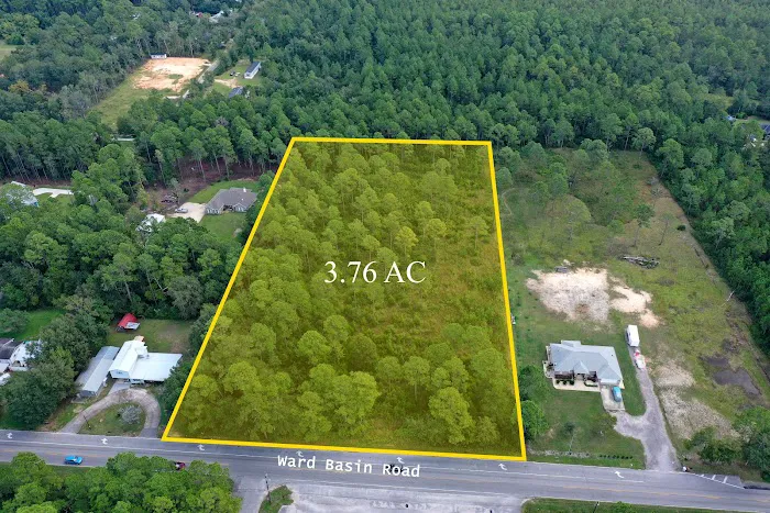 Saddle Rock Realty Picture 6