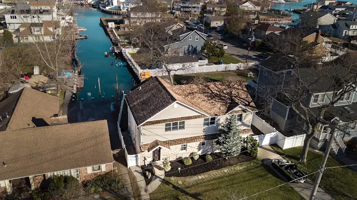 Park Assets Real Estate Corp Picture 9