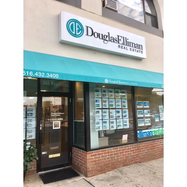 Douglas Elliman Real Estate Office in Long Beach, NY Picture 3