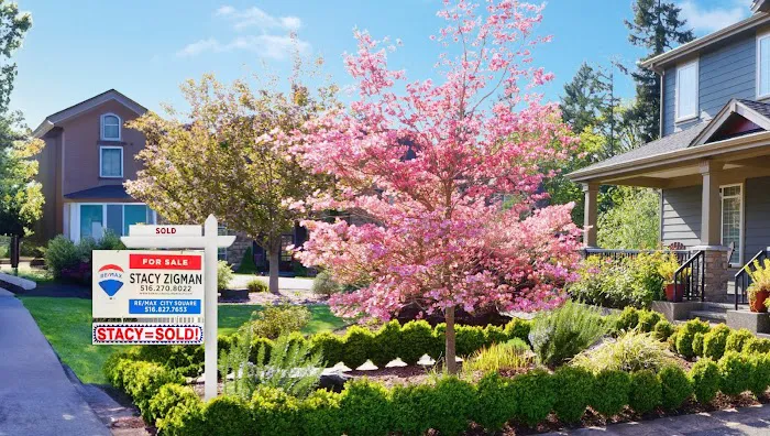 Stacy Zigman - RE/MAX City Square - Long Island and Queens Real Estate Picture 9
