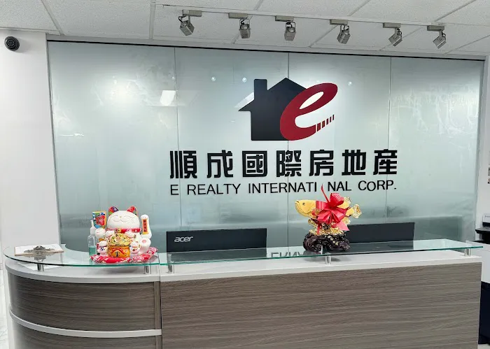 E Realty International Corp Picture 1