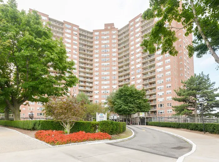 Esther Zimet - EZ Premier Realty, LLC Picture 6