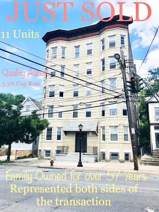 BROADWAY REAL ESTATE LLC Picture 3