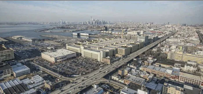 Symmetry CRG Commercial Realty Group Picture 1