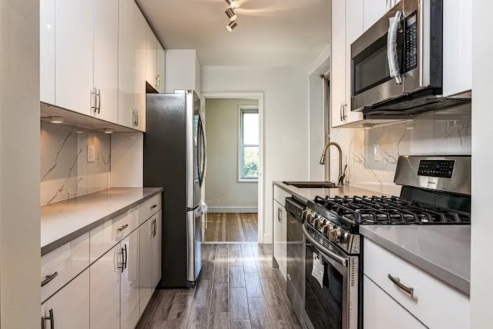 AG CORE REALTY Picture 1
