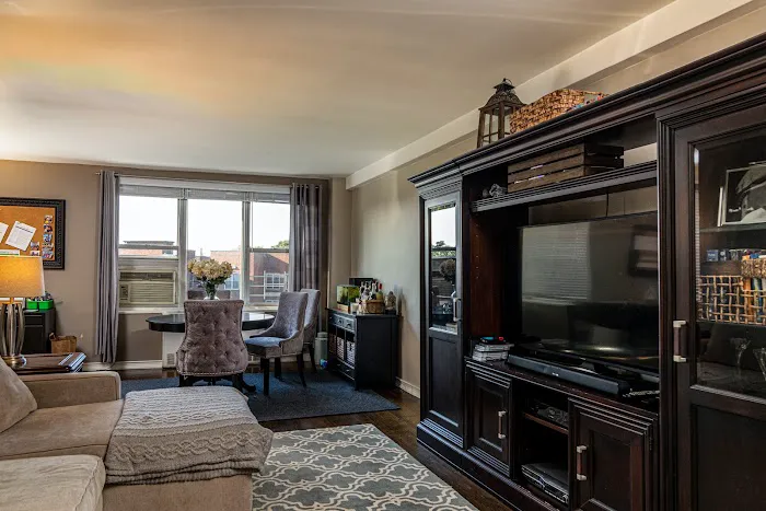 AG CORE REALTY Picture 4