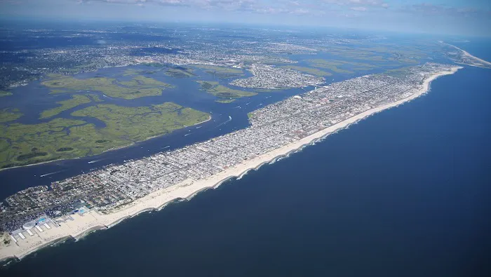 Daniel Gale Sotheby's International Realty - Long Beach, NY Picture 4