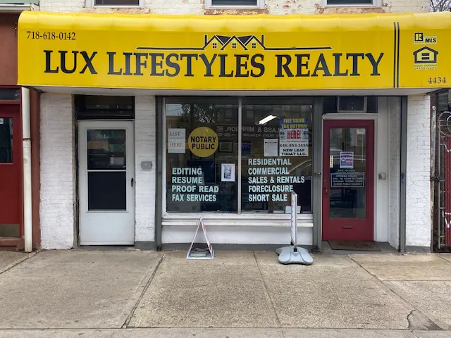 Lux Lifestyles Realty Inc Picture 3
