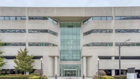 Regus Hicksville Picture 3