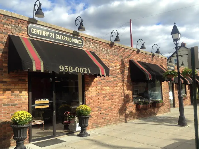 Century 21 Catapano Homes Picture 1