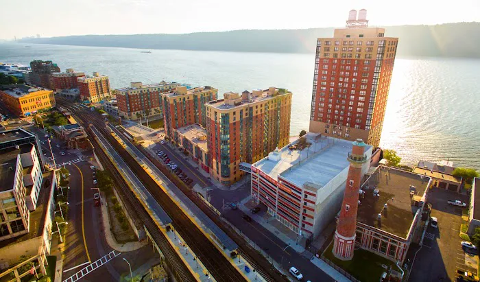 Hudson Park South Picture 4