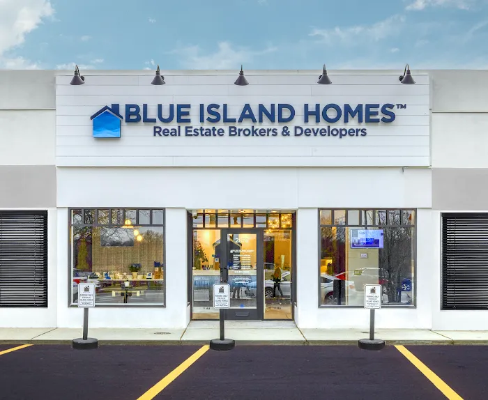 Blue Island Homes Picture 6