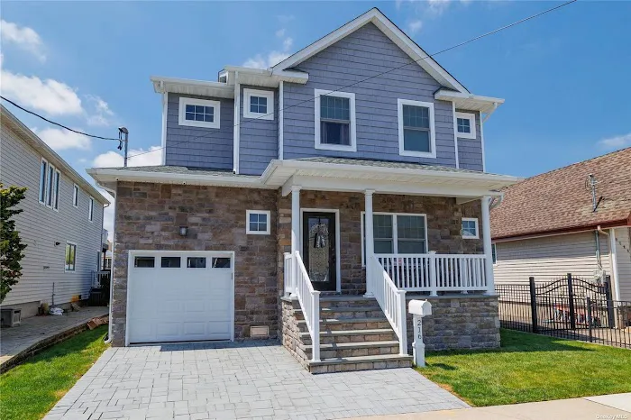 IAQUINTA REAL ESTATE Picture 1
