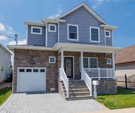 IAQUINTA REAL ESTATE