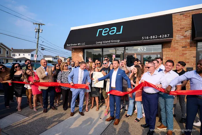 Real Broker NY Picture 5