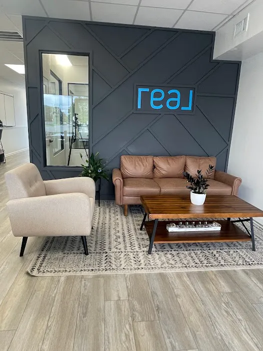 Real Broker NY Picture 6