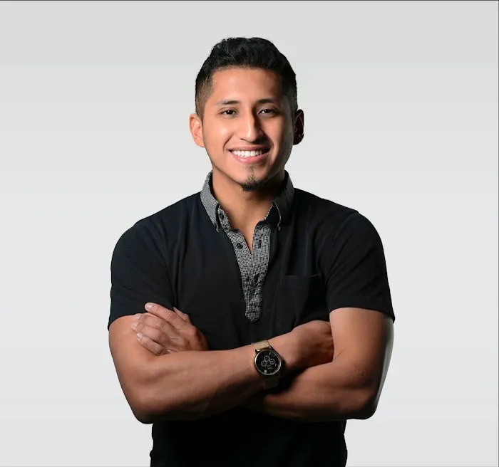 John Quiridumbay - Real Broker Picture 2