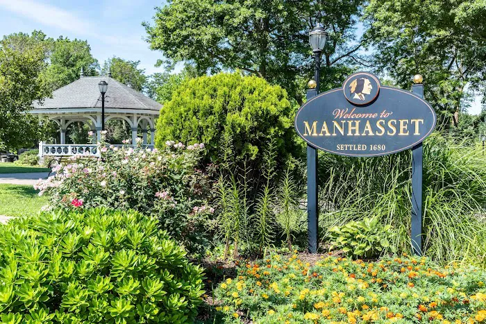 Grace Kusnierek - Realtor at Daniel Gale Sotheby's Manhasset Picture 2